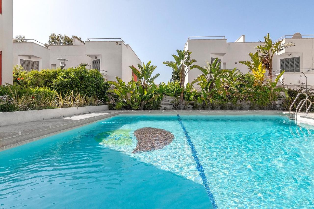 Apartamentos La Buganvilla San José Esterno foto
